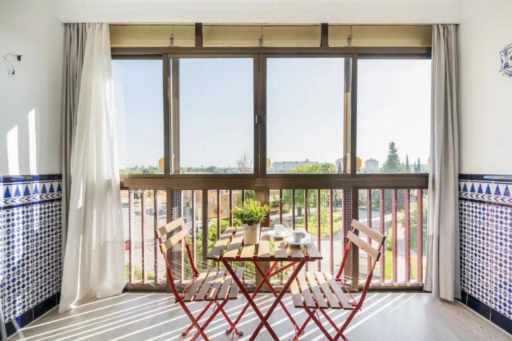 Apartamento Amplio Con 4 Habitaciones Y 2 Banos - Great Apartment With 4 Rooms - 2 Baths Seville Luaran gambar